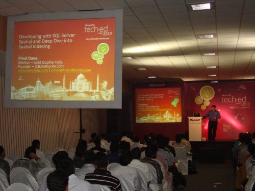 SQL Server presentation slide.