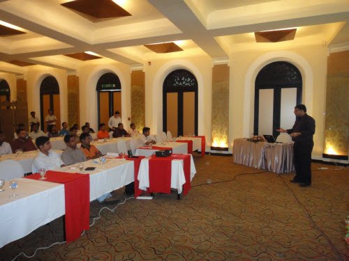 Pinal presenting SQL Server Seminar Pinal presenting SQL Server Seminar